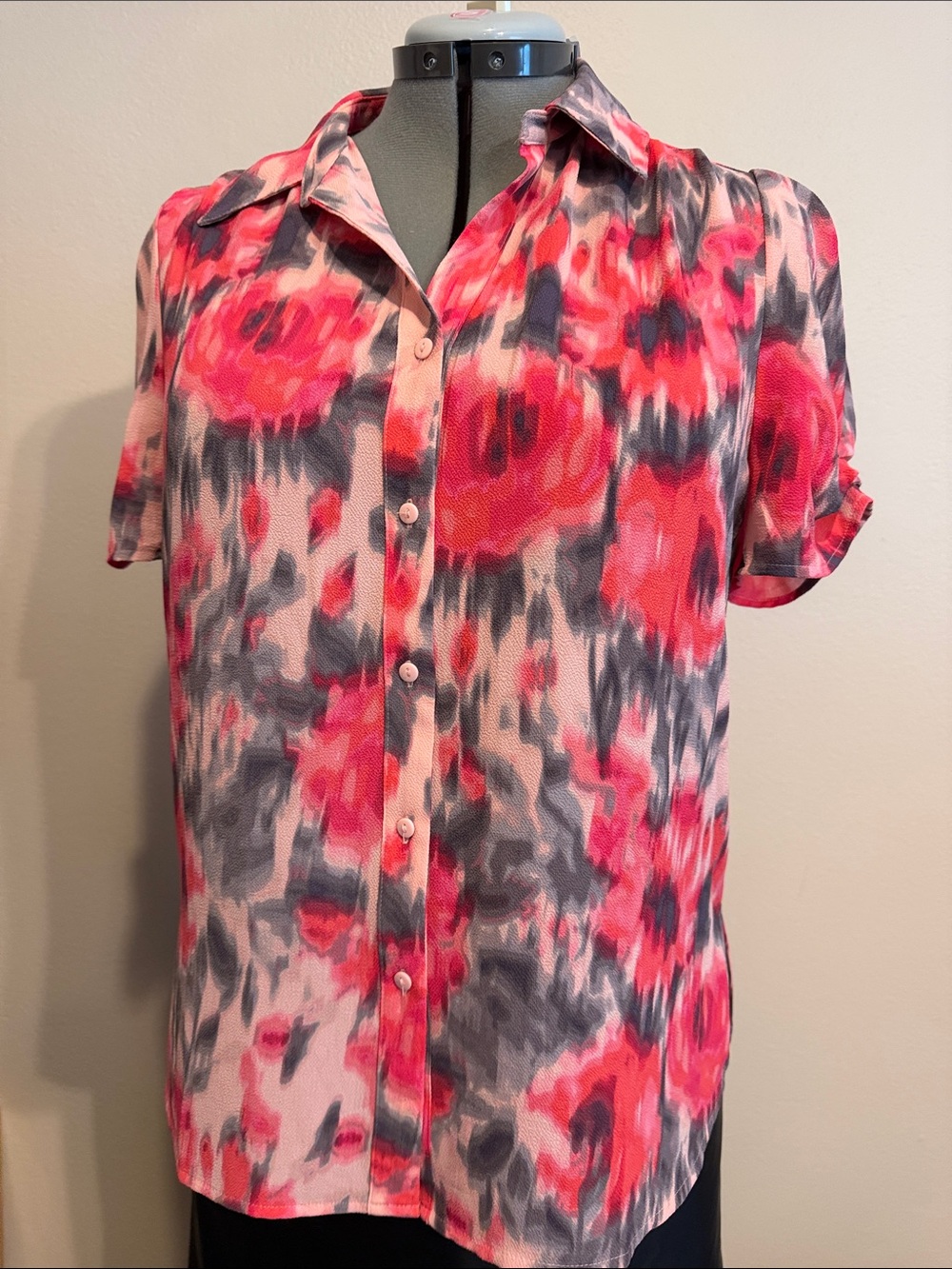 NWT- Stitch Fix Pink and Gray Floral Button-Up Blouse